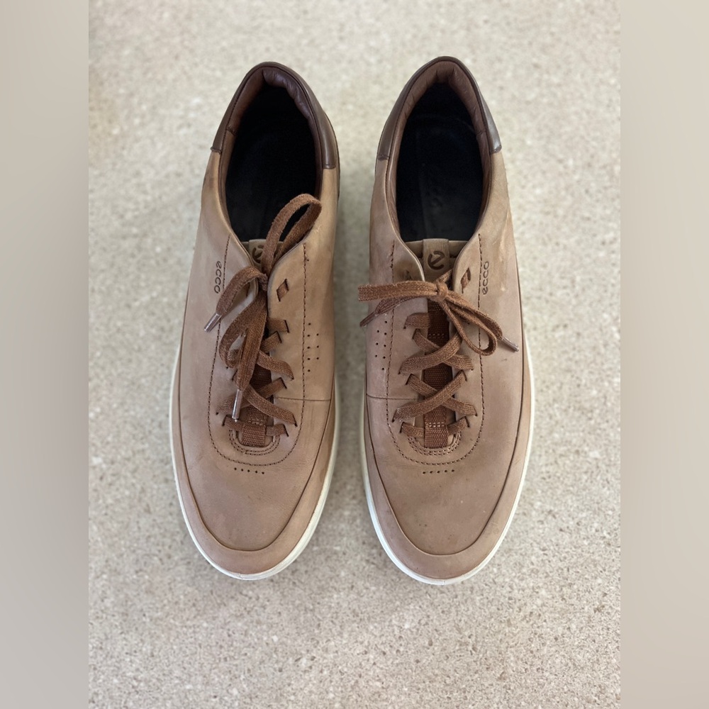 ECCO Men’s Tan Sneakers Minimalist Casual Lace-Up Comfort Shoes Low Top